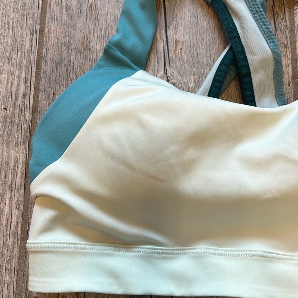 Brooks padded sports bra xs uplift - Picture 3 of 6